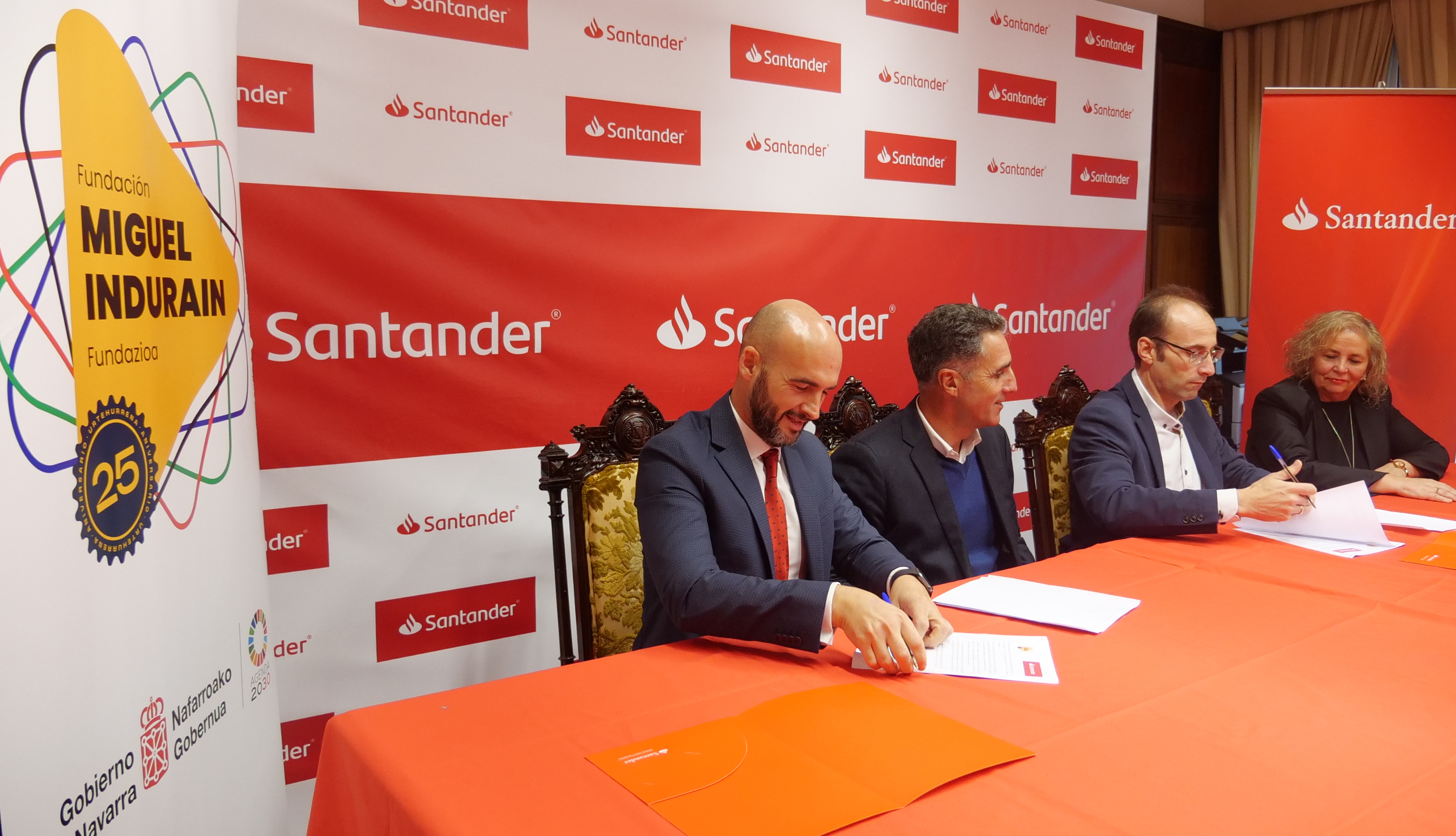 LA FMIF RENUEVA SU CONTRATO DE PATROCINIO CON EL BANCO DE SANTANDER